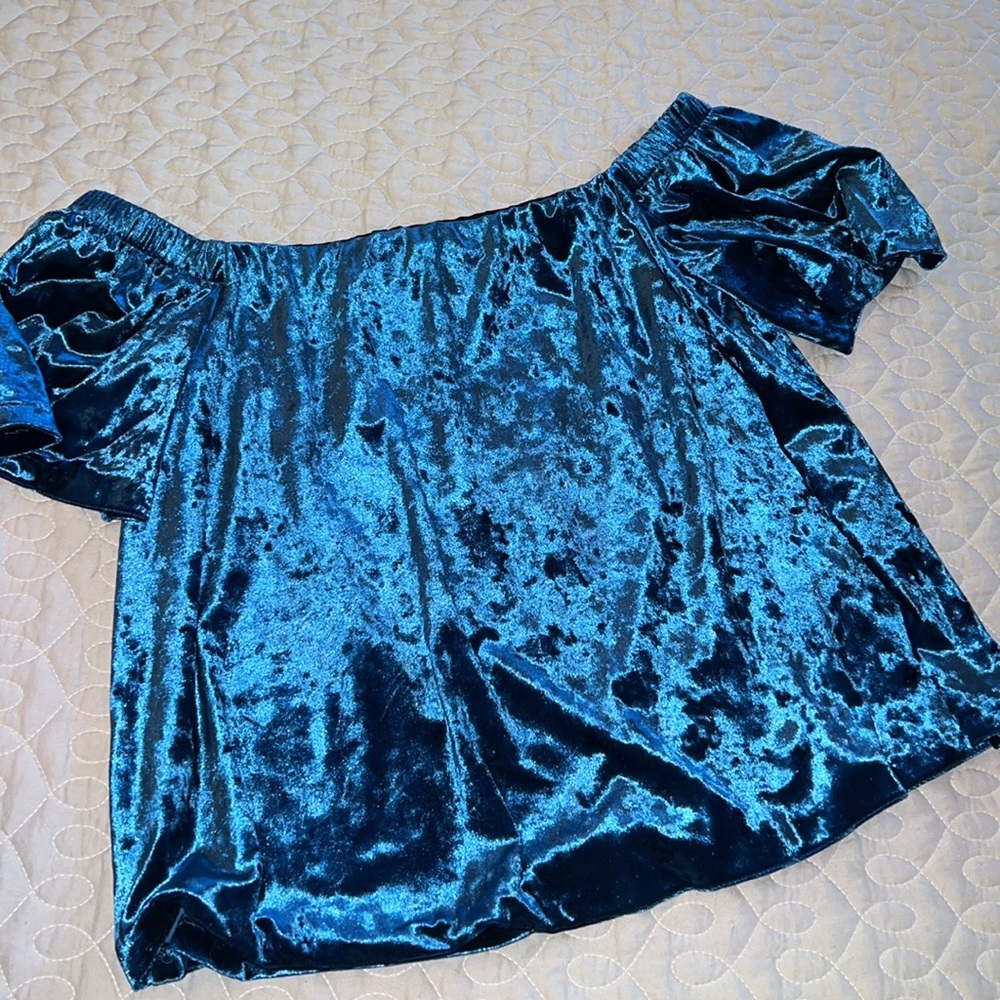 NECESSARY OBJECTS teal velour style crop off the shoulder TOP LARGE sexy